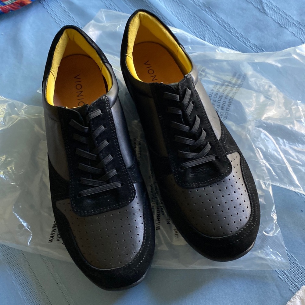 Vionic shoes size 10, never worn